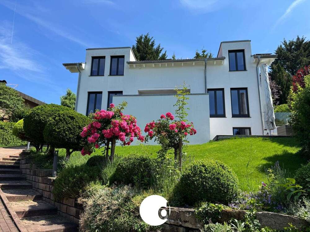 Thumbnail-Haus zum Kaufen in Esslingen am Neckar 1.950.000,00 € 252 m²