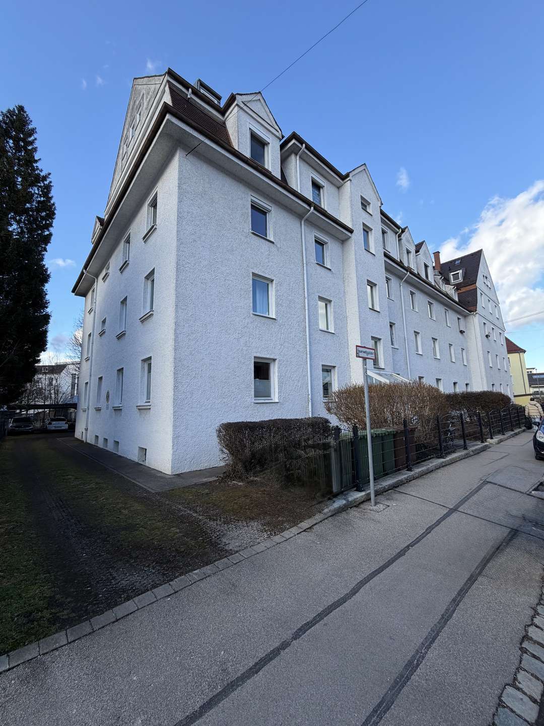 Thumbnail-Wohnung zum Kaufen in Augsburg 210.000,00 € 53.66 m²