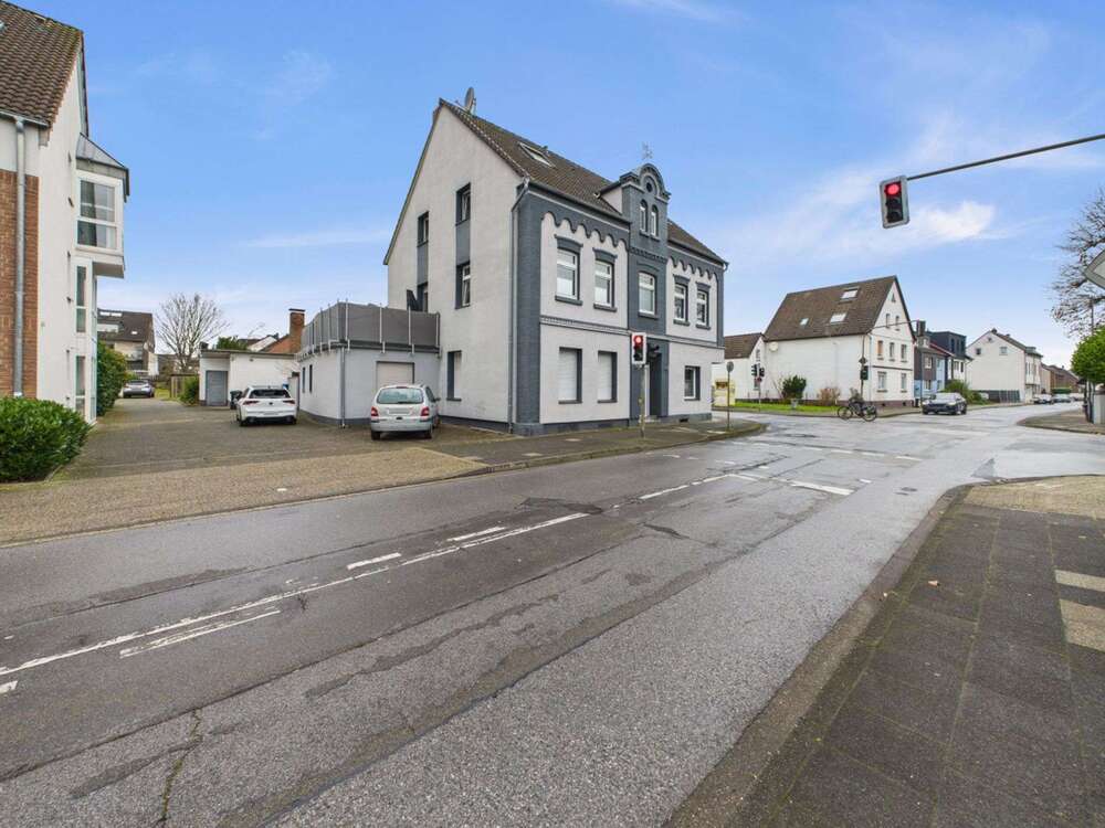Thumbnail-Haus zum Kaufen in Langenfeld 1.050.000,00 € 338 m²