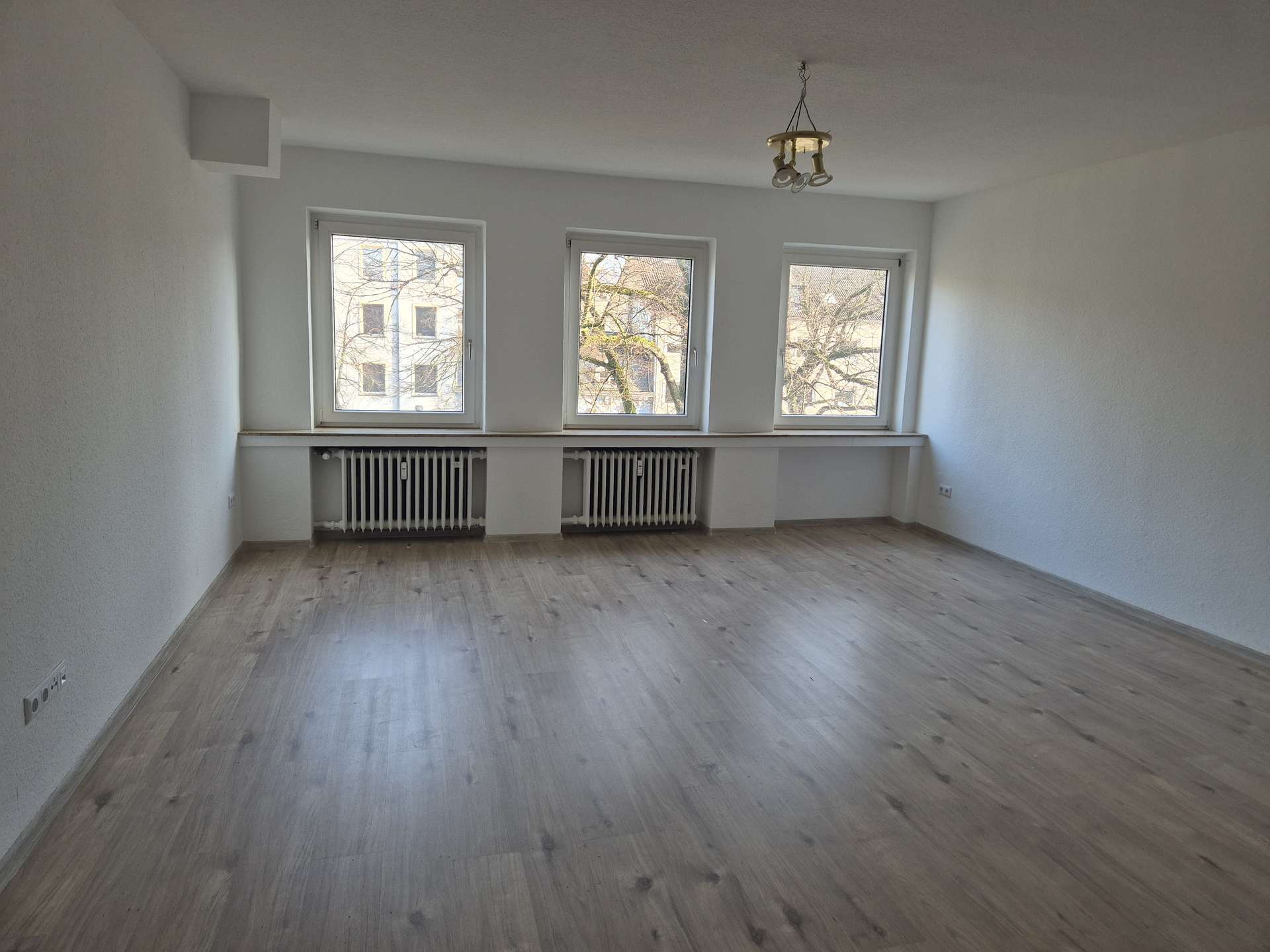 Thumbnail-Wohnung zum Mieten in Krefeld 1.000,00 € 122 m²