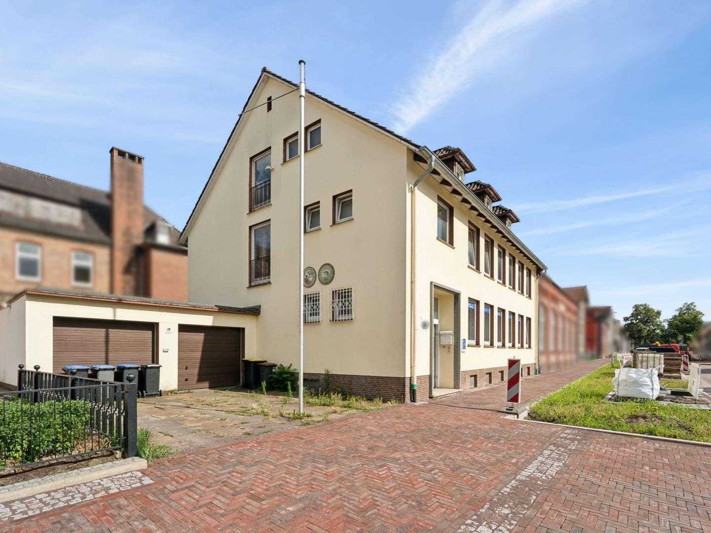 Thumbnail-Haus zum Kaufen in Celle 490.000,00 € 360 m²