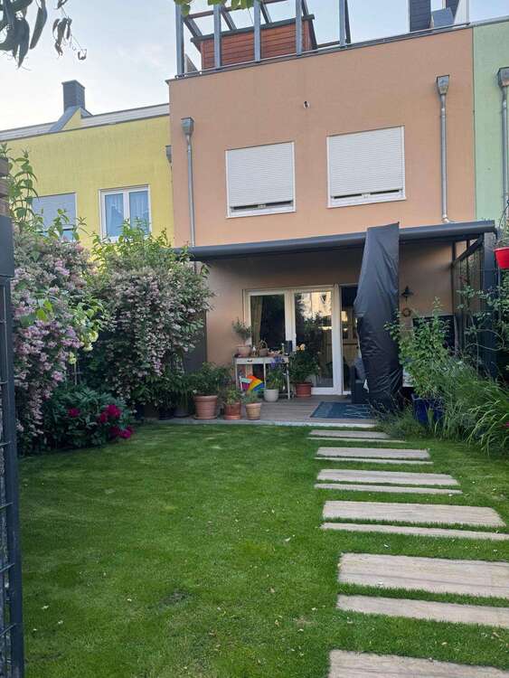 Thumbnail-Haus zum Mieten in Rostock 3.270,00 € 163.87 m²