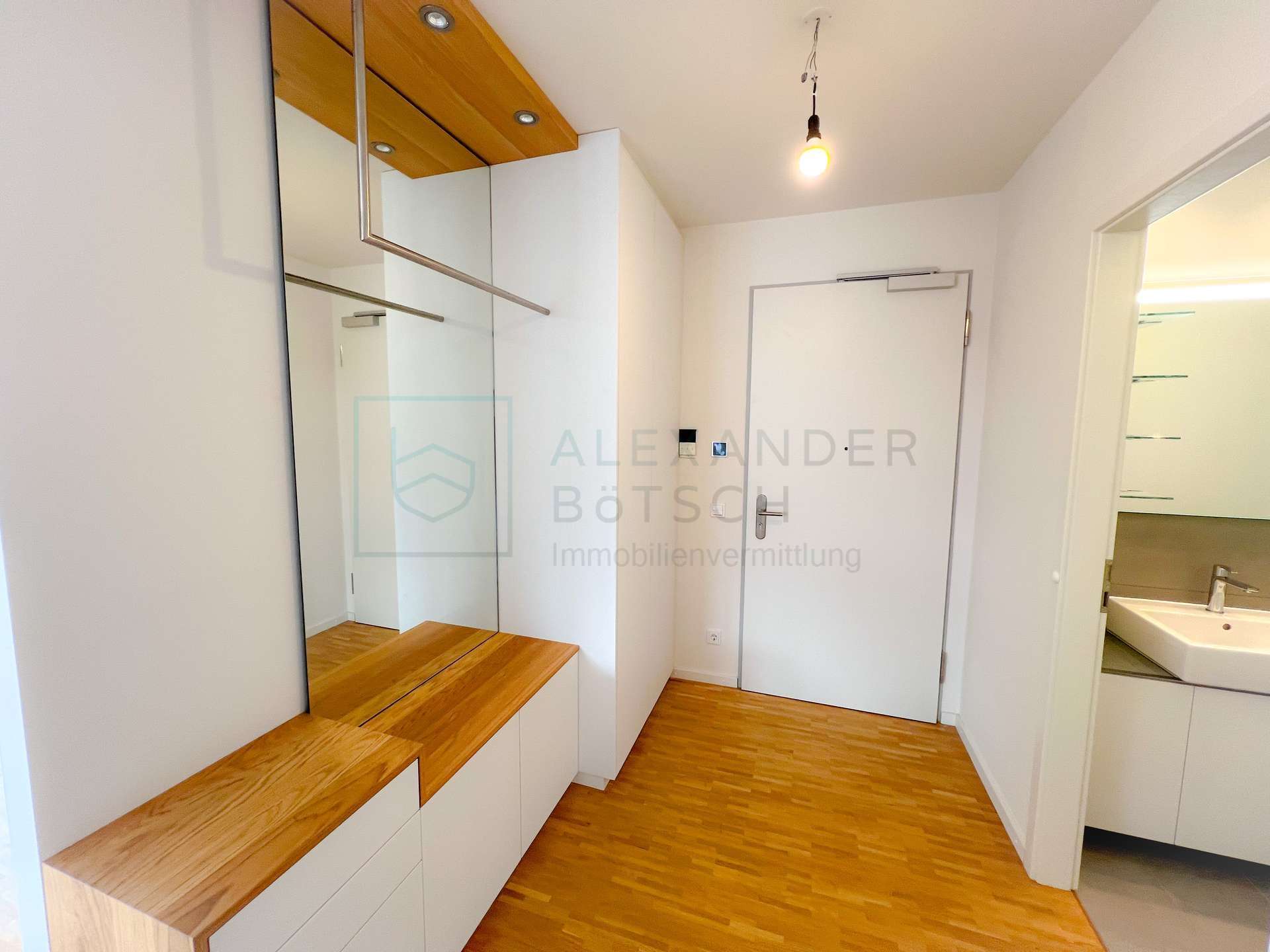 Thumbnail-Wohnung zum Kaufen in München 980.000,00 € 94 m²