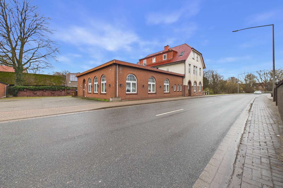 Thumbnail-Wohnung zum Mieten in Stuhr 4.000,00 € 249 m²
