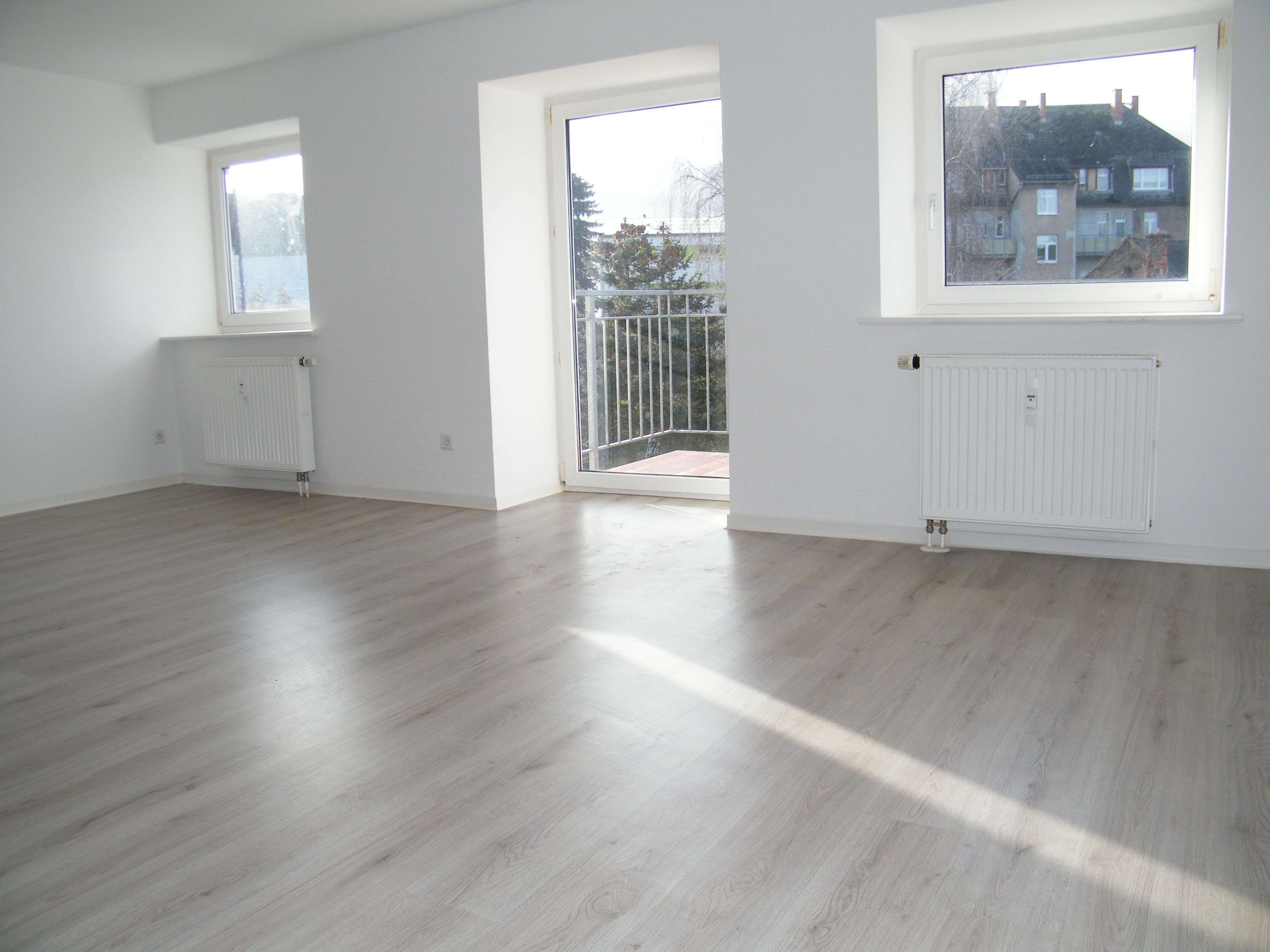 Thumbnail-Wohnung zum Mieten in Hartmannsdorf 439,00 € 67.18 m²