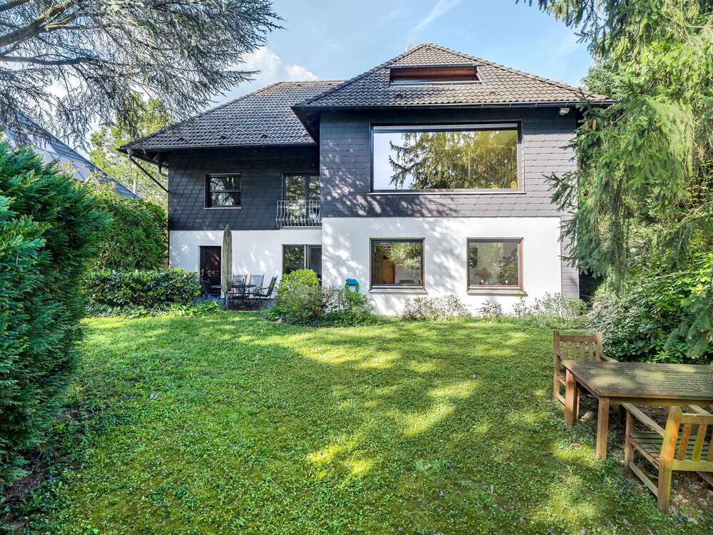 Thumbnail-Haus zum Kaufen in Kronberg im Taunus 1.680.000,00 € 312 m²