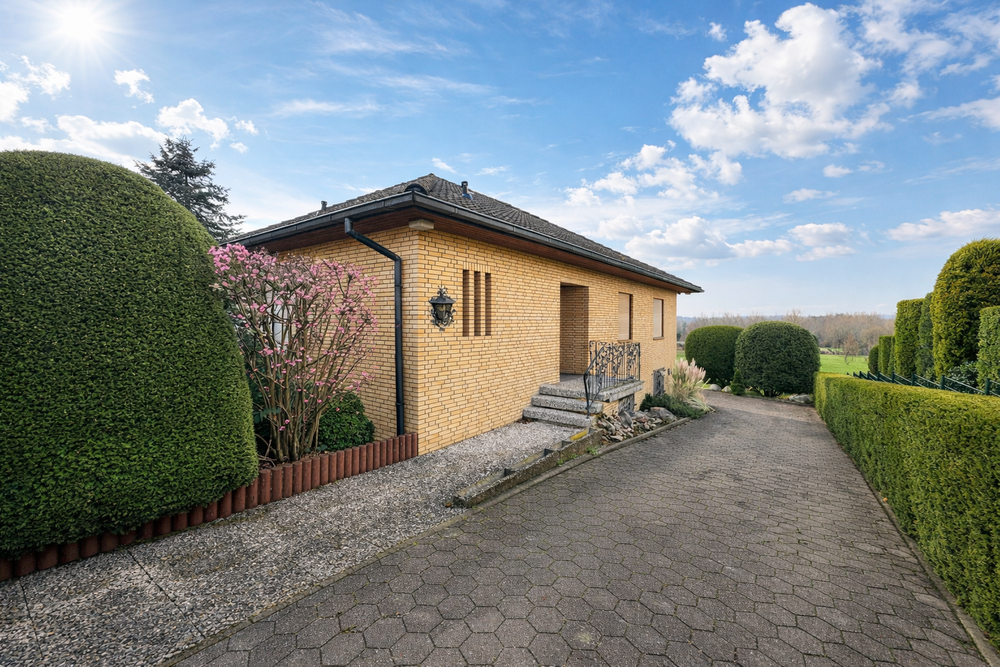 Thumbnail-Haus zum Mieten in Seevetal 2.400,00 € 244 m²