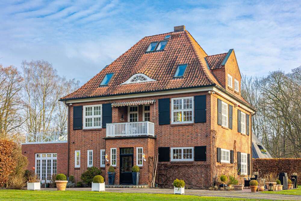 Thumbnail-Haus zum Kaufen in Hamburg Wohldorf-Ohlstedt 2.350.000,00 € 335 m²