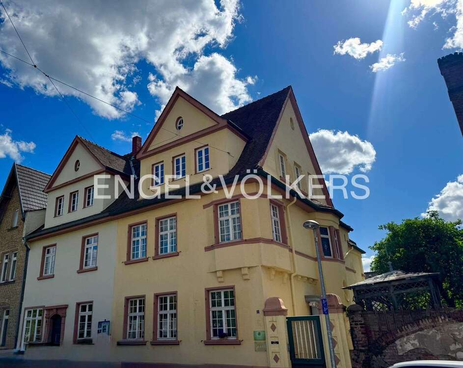 Thumbnail-Haus zum Mieten in Speyer 2.800,00 € 250 m²