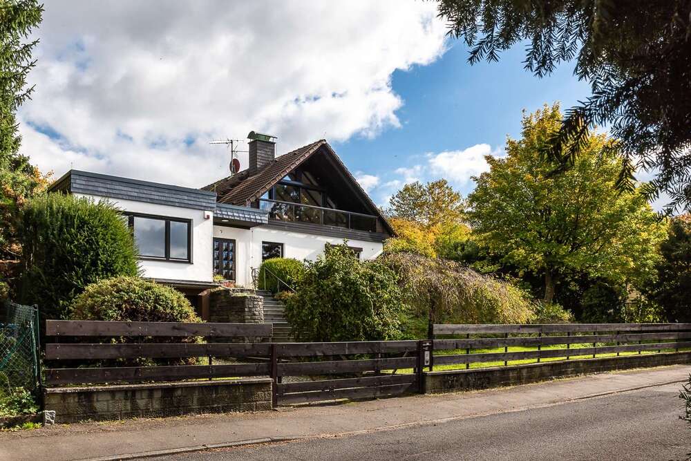 Thumbnail-Haus zum Kaufen in Kelkheim- Eppenhain 749.000,00 € 220 m²