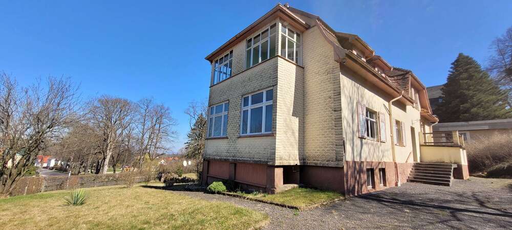 Thumbnail-Haus zum Kaufen in Bad Tabarz 250.000,00 € 270 m²
