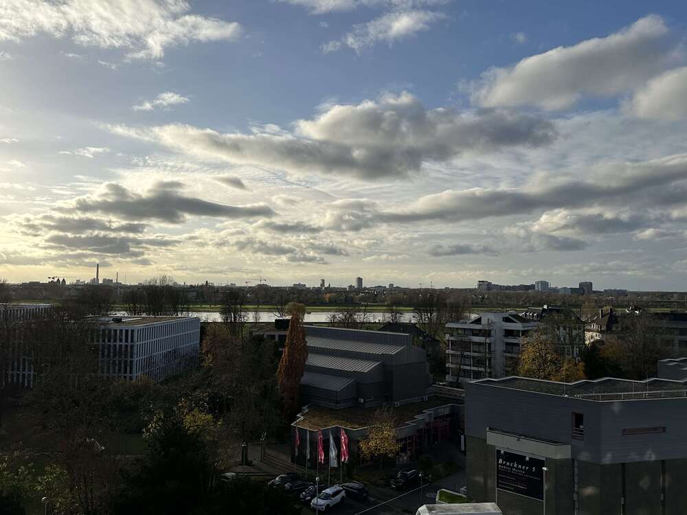 Thumbnail-Wohnung zum Mieten in Düsseldorf 2.400,00 € 130 m²