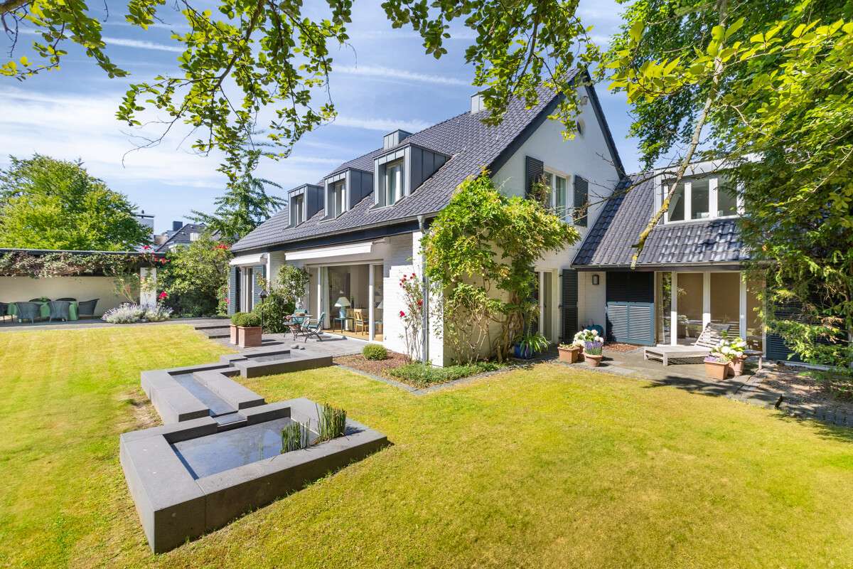 Thumbnail-Haus zum Kaufen in Köln Rodenkirchen 2.980.000,00 € 292 m²