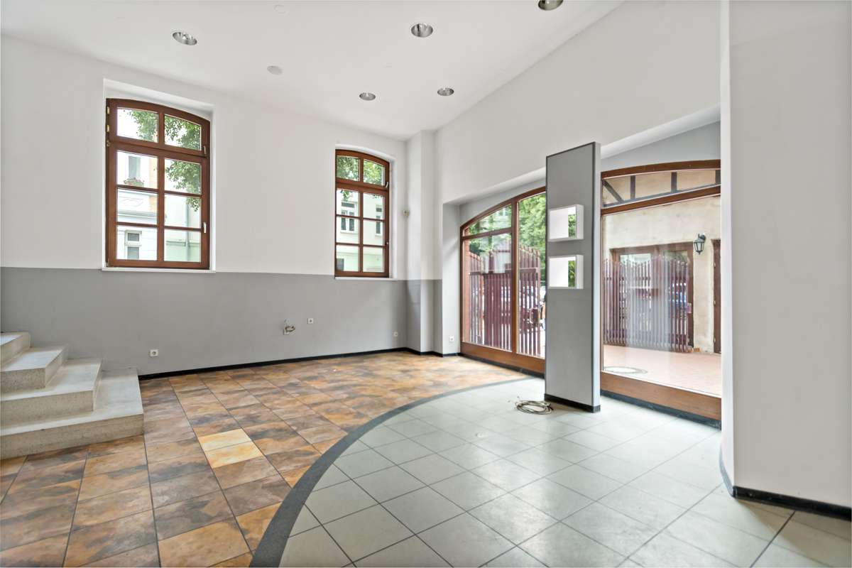 Thumbnail-Einzelhandel in Weißenfels 450,00 € 70 m²