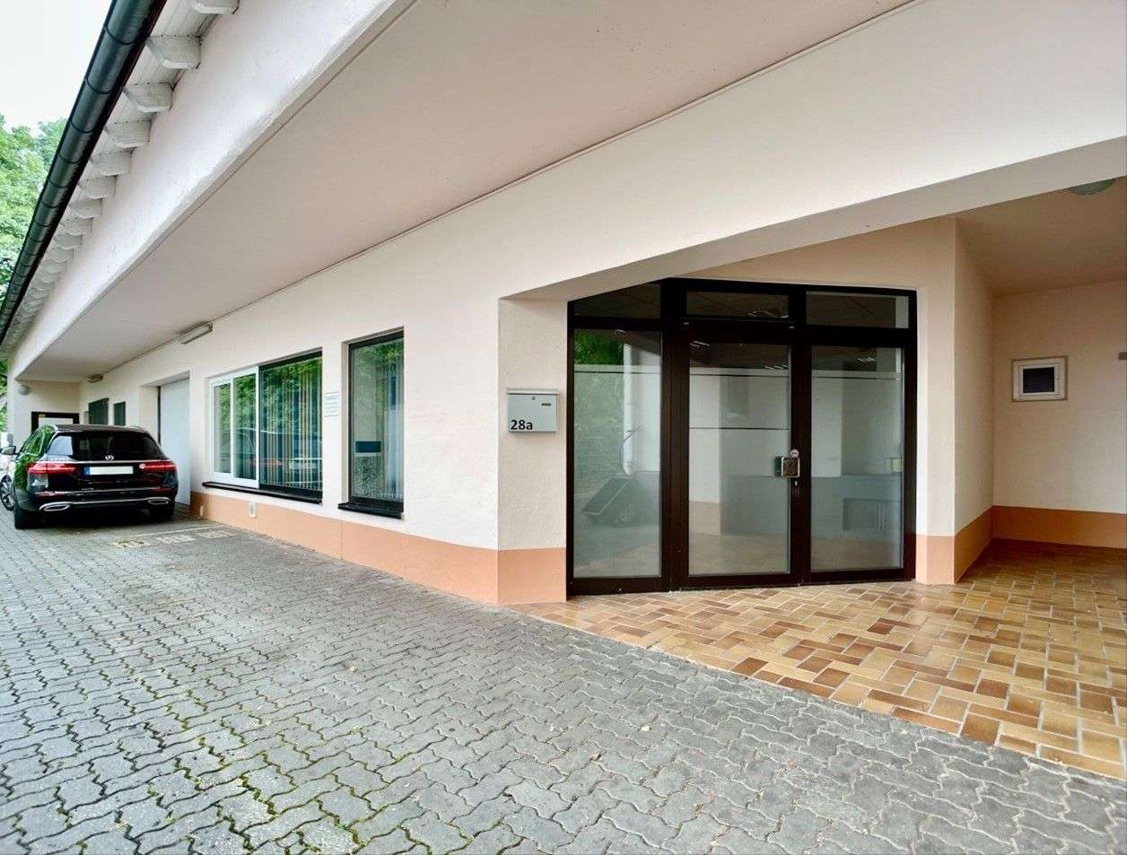 Thumbnail-Haus zum Kaufen in Ingolstadt 1.148.000,00 € 424 m²