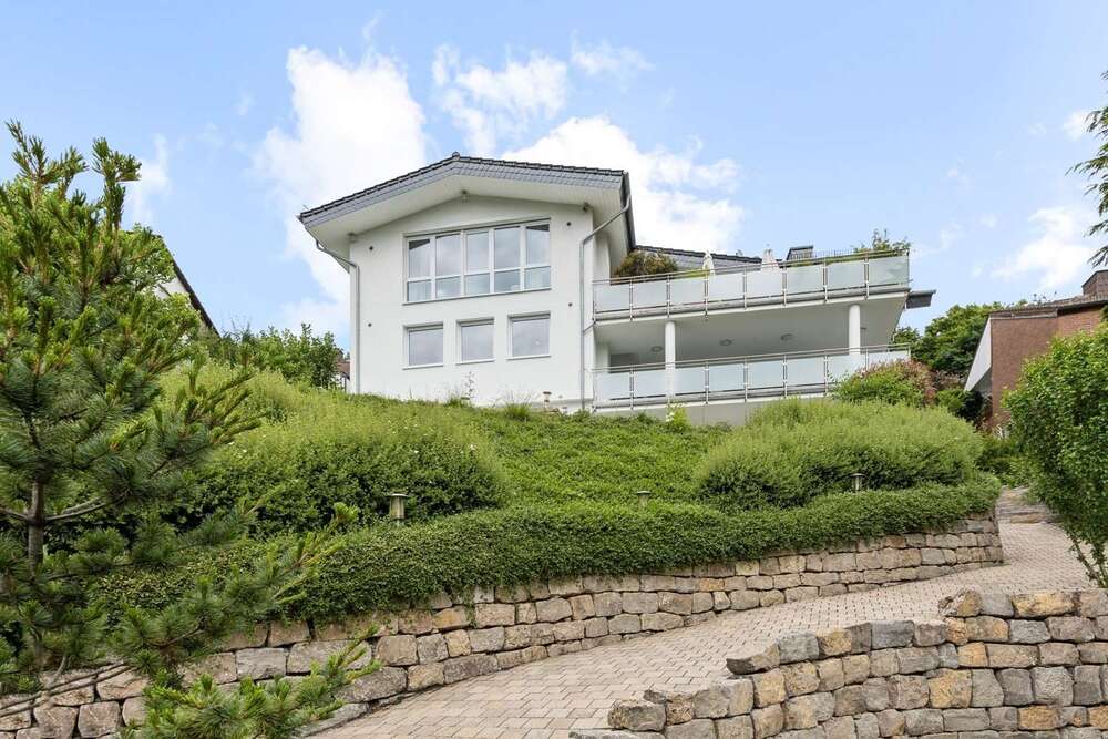 Thumbnail-Haus zum Kaufen in Eppstein 1.690.000,00 € 405.28 m²