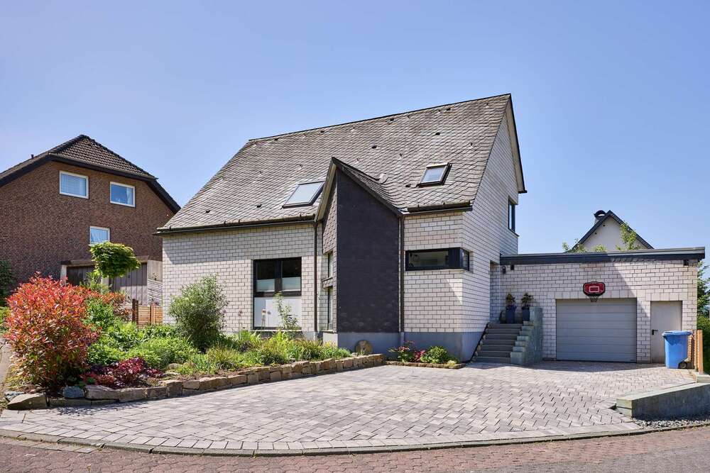 Thumbnail-Haus zum Kaufen in Bestwig 285.000,00 € 172 m²