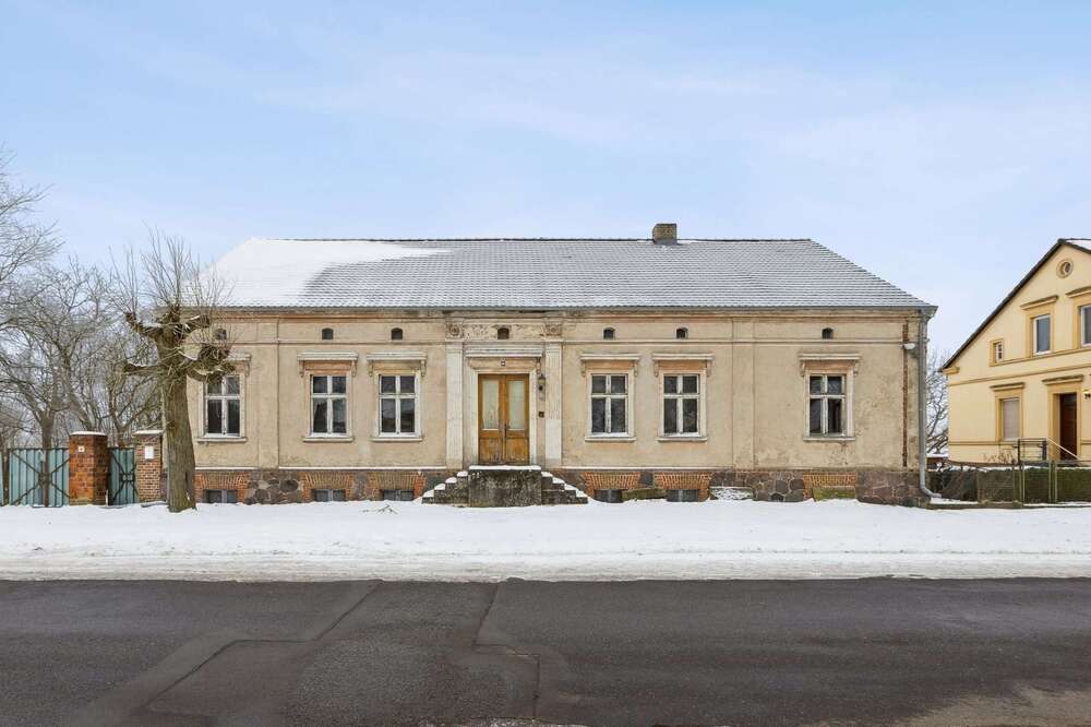 Thumbnail-Haus zum Kaufen in Wusterhausen (Dosse) 150.000,00 € 250 m²