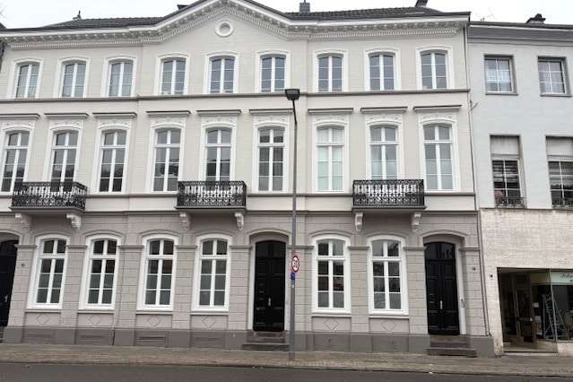 Thumbnail-Wohnung zum Kaufen in Krefeld 205.000,00 € 77 m²