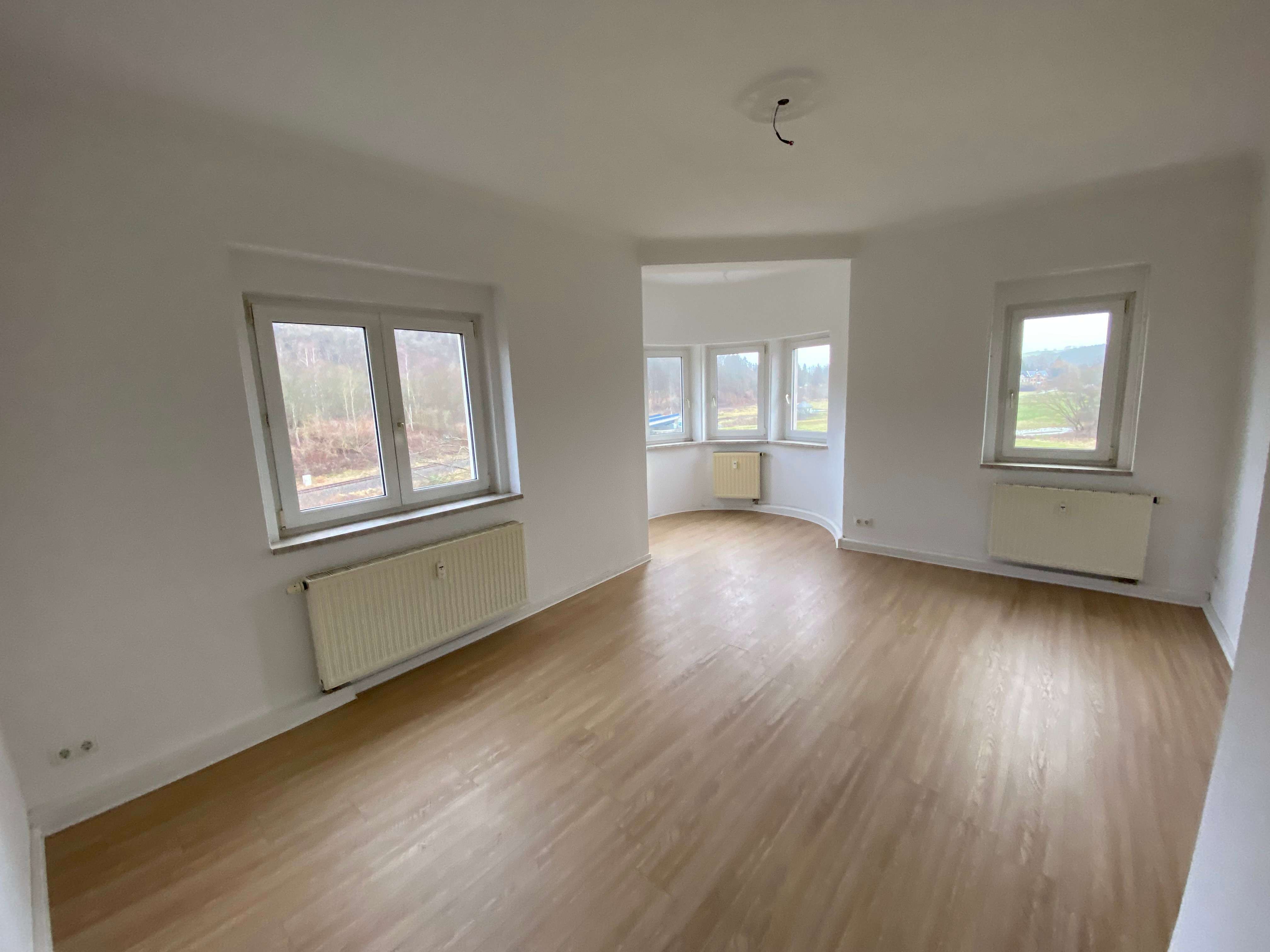 Thumbnail-Wohnung zum Mieten in Plauen 327,00 € 72.76 m²