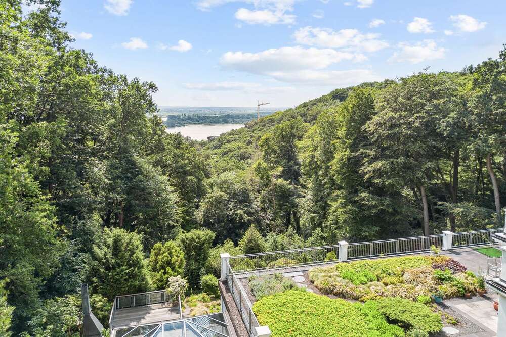 Thumbnail-Wohnung zum Kaufen in Hamburg 3.250.000,00 € 230 m²