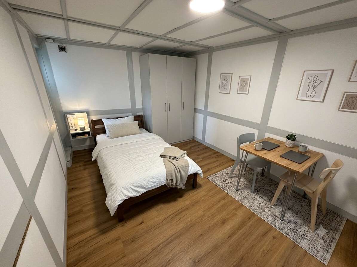 Thumbnail-Wohnung zum Mieten in Regensburg Reinhausen 350,00 € 16 m²