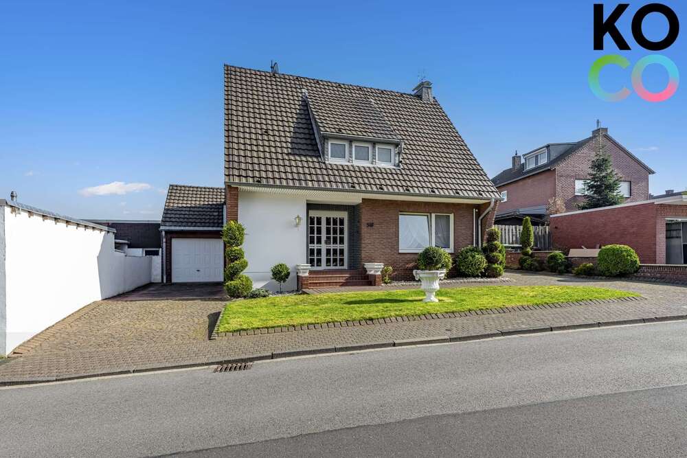 Thumbnail-Haus zum Kaufen in Dormagen 749.000,00 € 359 m²