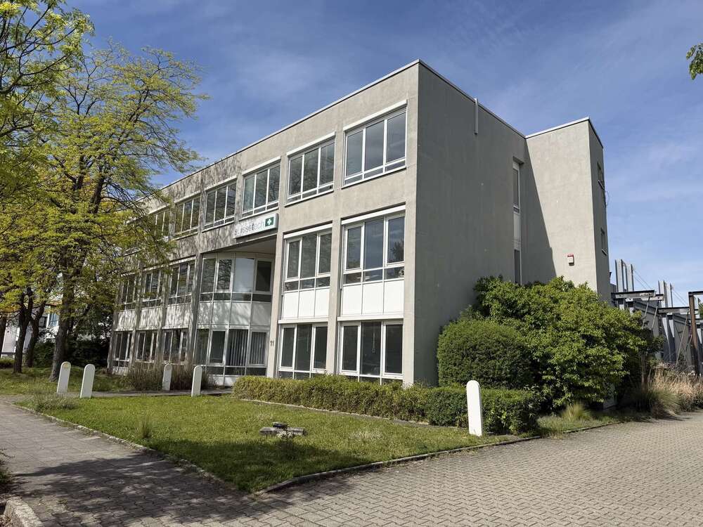 Thumbnail-Halle in Neuss 1.400.000,00 € 1520 m²