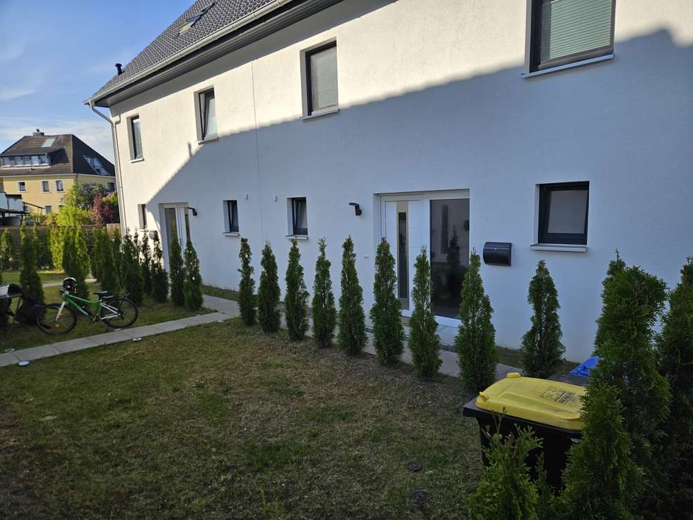 Thumbnail-Haus zum Mieten in Pinneberg 2.125,00 € 170 m²