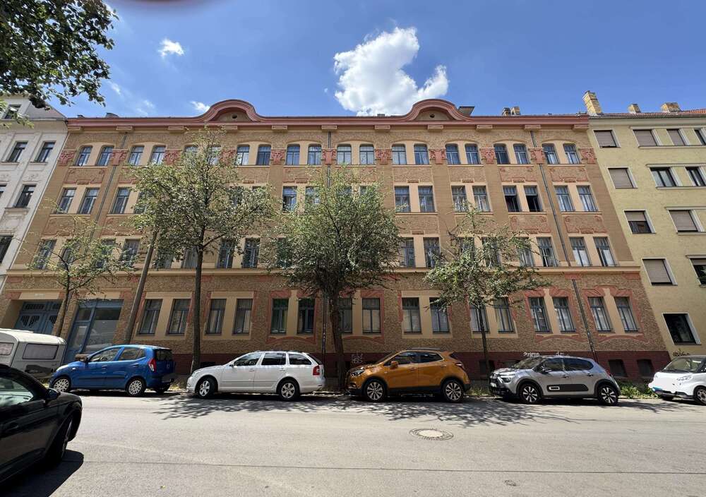Thumbnail-Wohnung zum Kaufen in Leipzig 162.000,00 € 64.69 m²