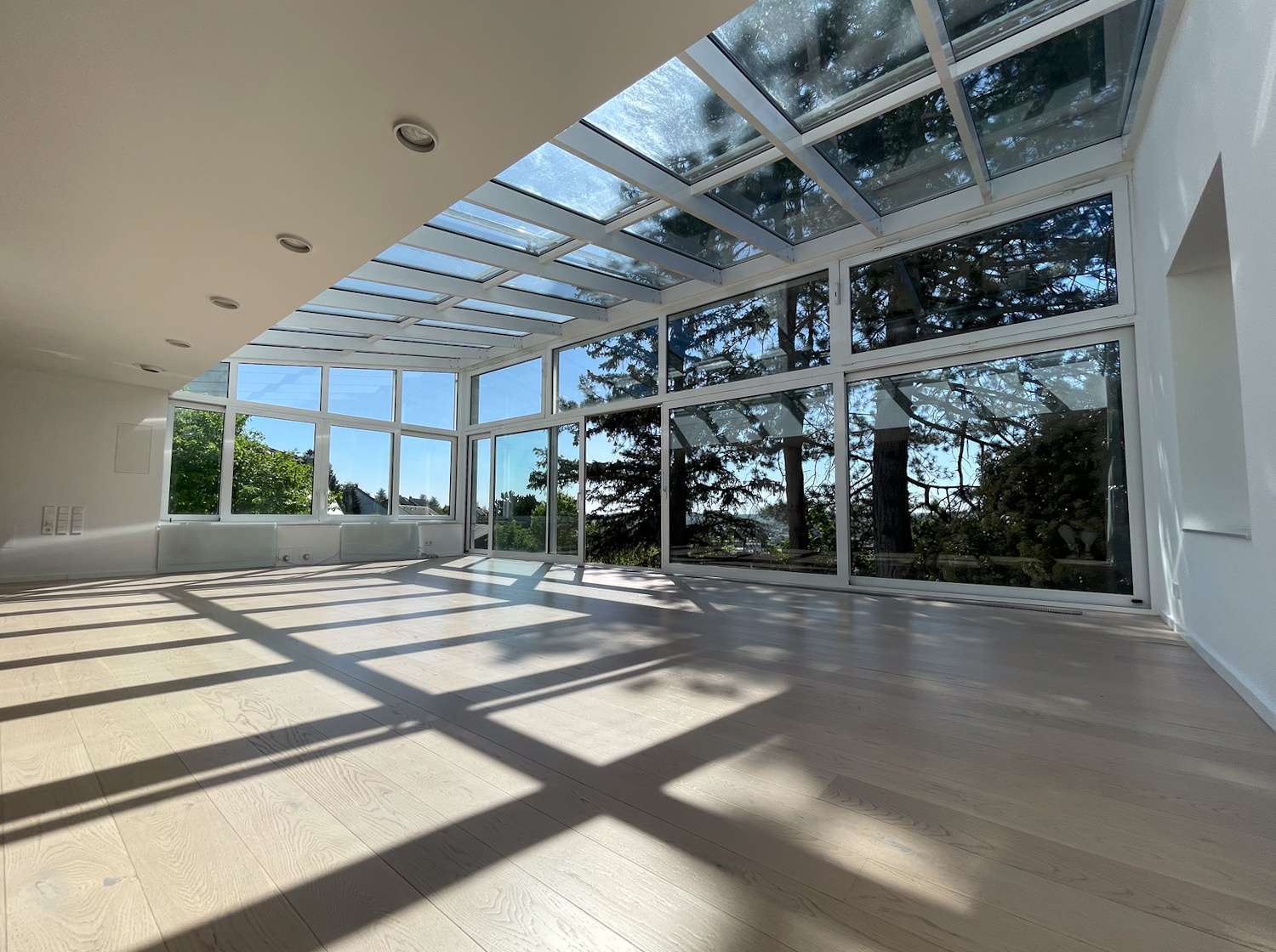 Thumbnail-Haus zum Kaufen in Esslingen am Neckar 950.000,00 € 350 m²