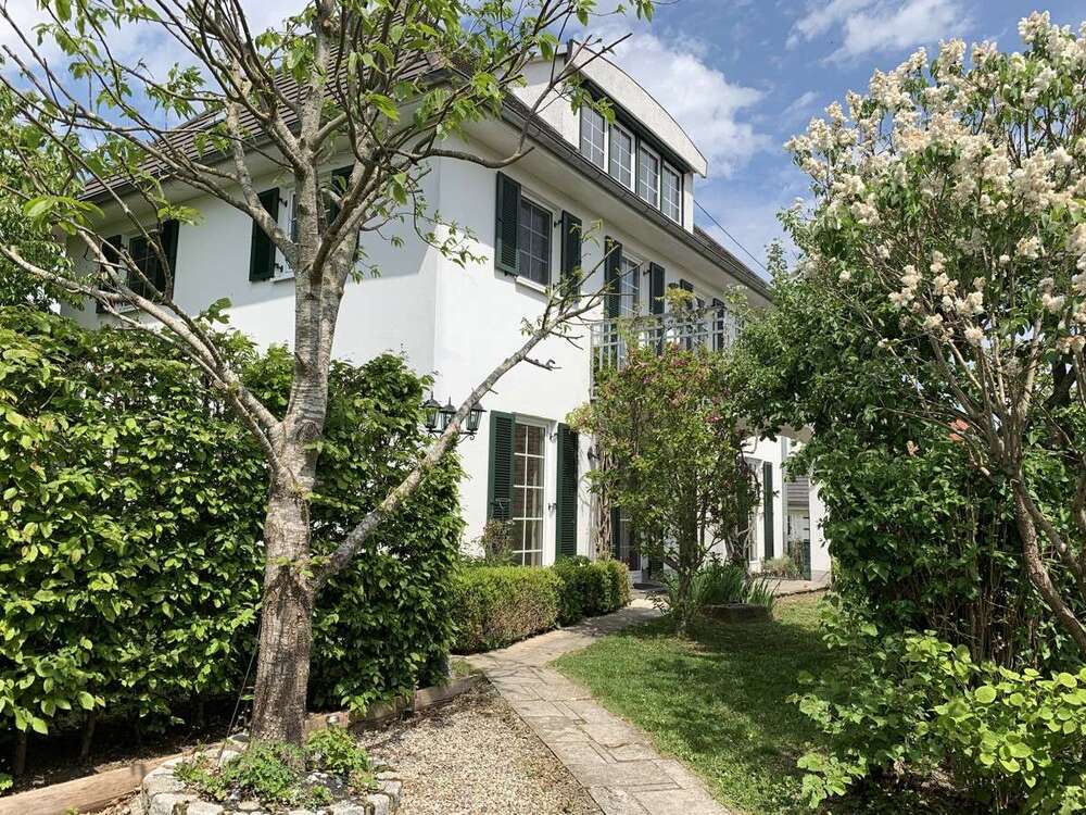 Thumbnail-Haus zum Mieten in Neu-UlmHolzschwang 2.300,00 € 207 m²