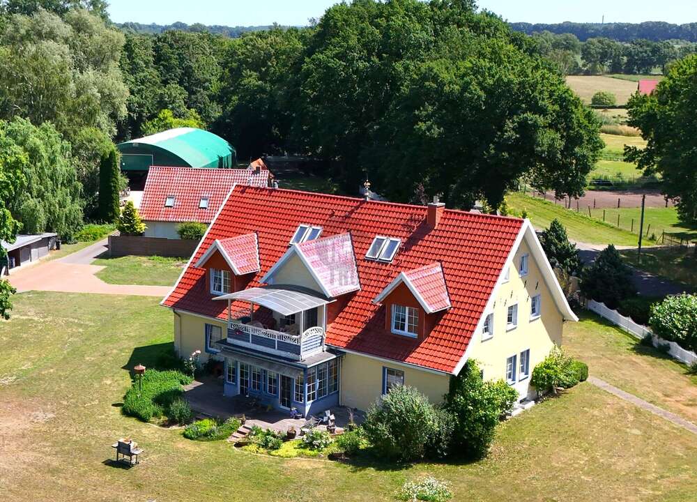 Thumbnail-Haus zum Kaufen in Zepelin 1.200.000,00 € 500 m²
