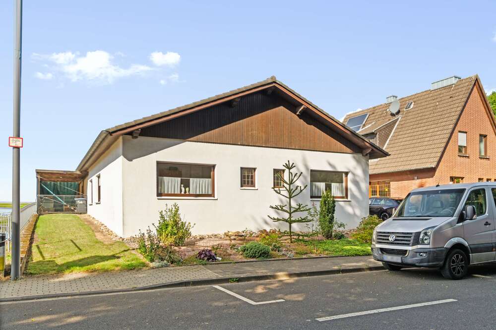 Thumbnail-Haus zum Kaufen in Baesweiler-Loverich 275.000,00 € 127 m²