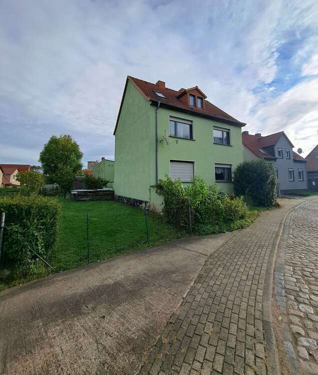 Thumbnail-Haus zum Kaufen in Beuna 229.000,00 € 172 m²