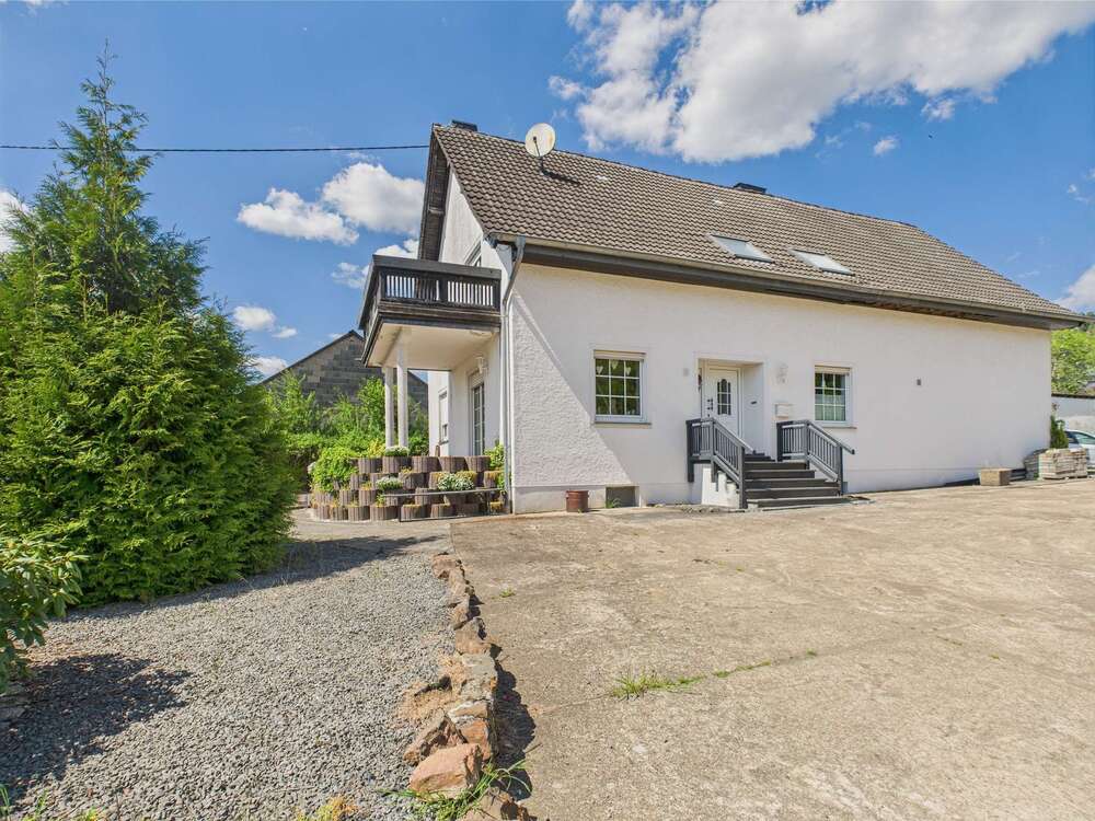Thumbnail-Haus zum Kaufen in Oberstadtfeld 219.000,00 € 198 m²