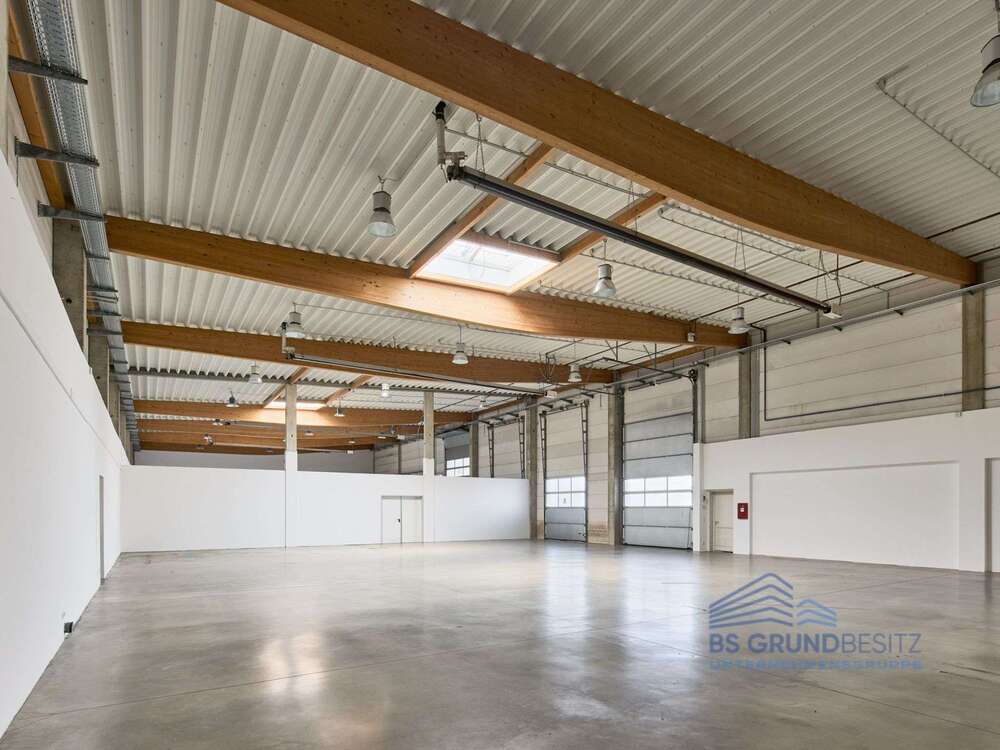 Thumbnail-Halle in Essen 9.350,00 € 952 m²