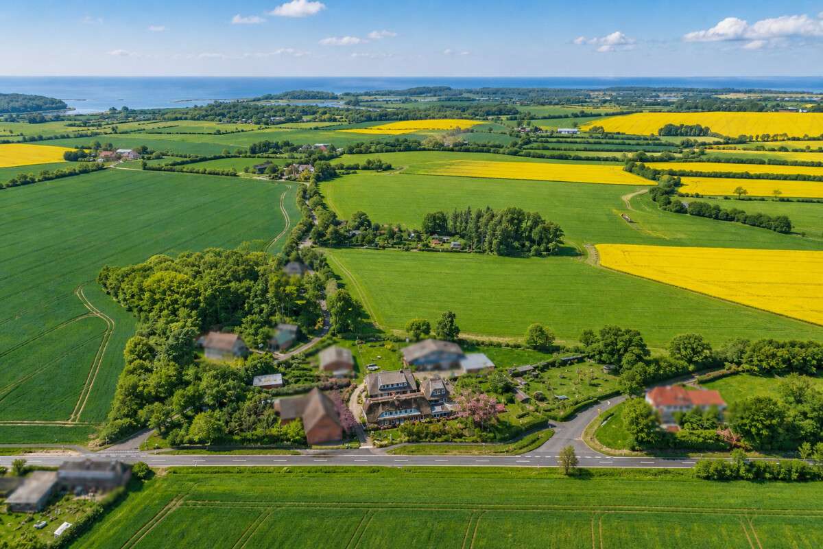 Thumbnail-Haus zum Kaufen in Gelting 1.200.000,00 € 587 m²