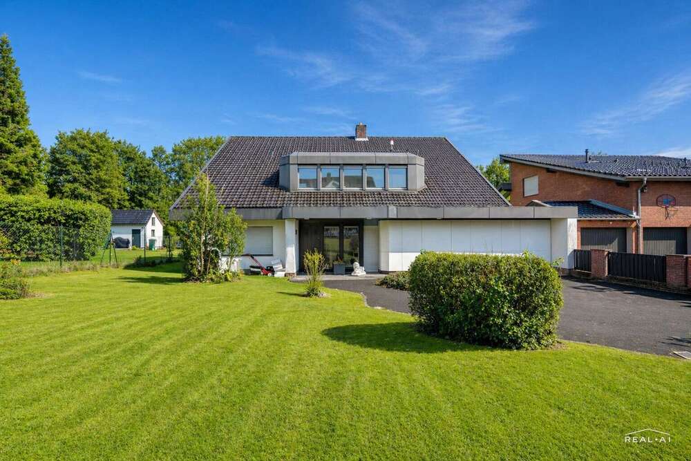 Thumbnail-Haus zum Kaufen in Lohmar 839.000,00 € 290 m²