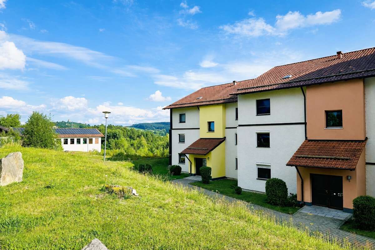 Thumbnail-Wohnung zum Kaufen in Regen 169.000,00 € 100 m²