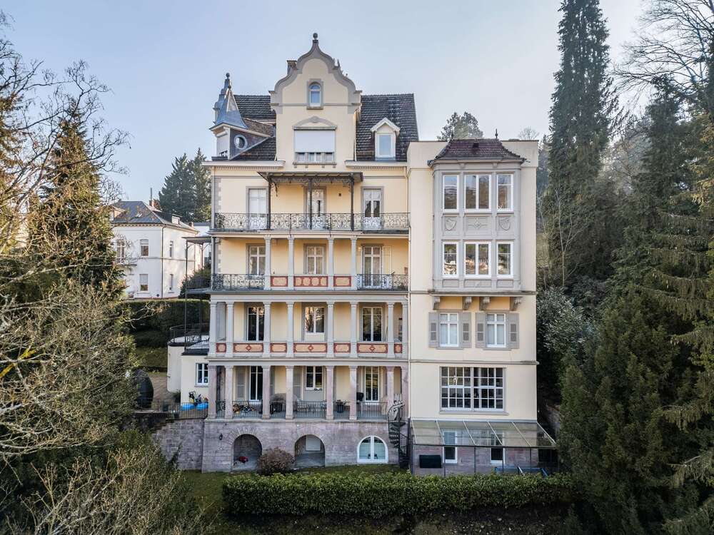 Thumbnail-Wohnung zum Kaufen in Baden-Baden 1.290.000,00 € 263 m²