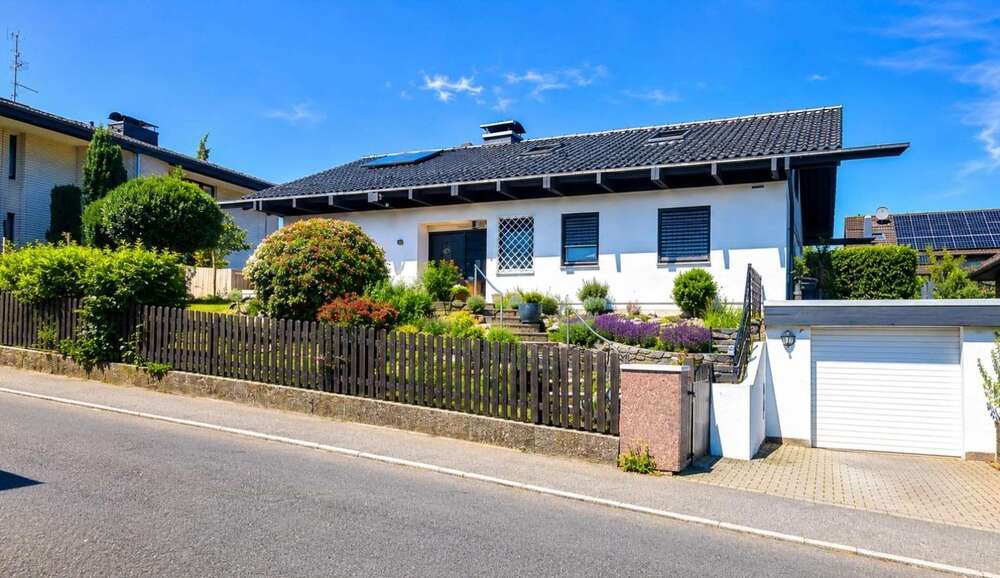 Thumbnail-Haus zum Kaufen in Taunusstein-Niederlibbach 560.000,00 € 122.15 m²
