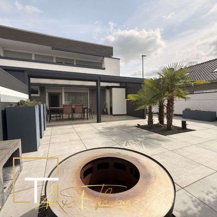 Thumbnail-Haus zum Kaufen in Kaarst 969.900,00 € 285 m²