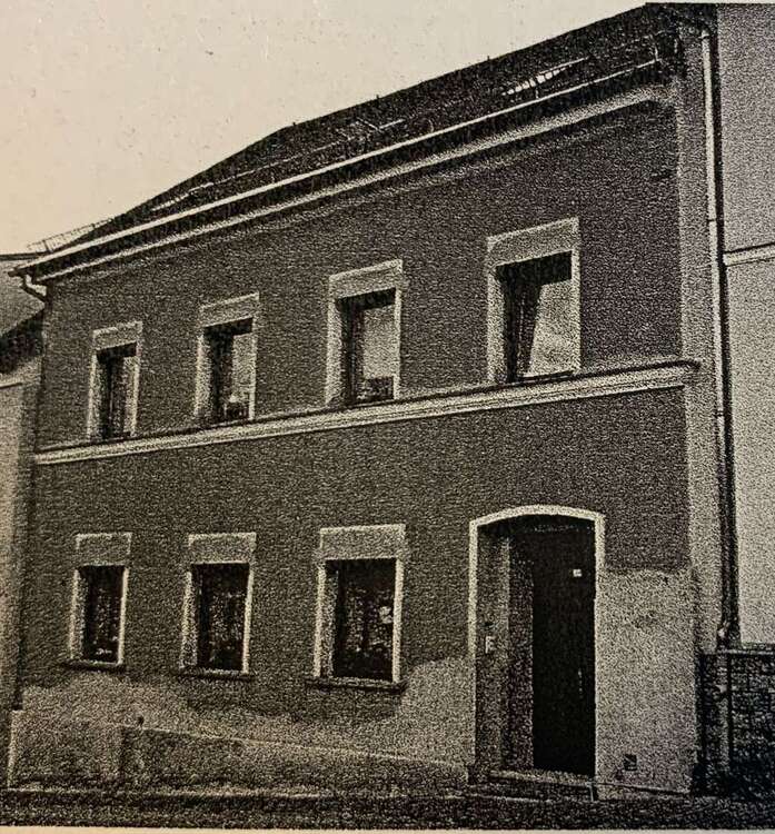 Thumbnail-Haus zum Kaufen in Elsterberg 47.000,00 € 138 m²