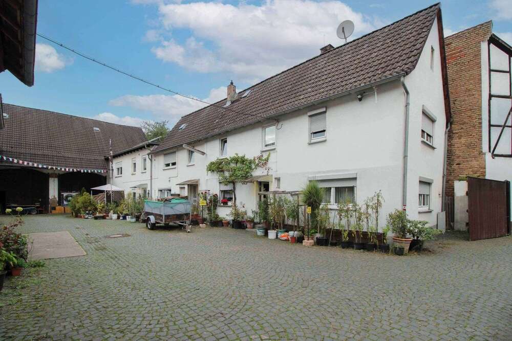 Thumbnail-Haus zum Kaufen in Liederbach am Taunus 689.500,00 € 143 m²