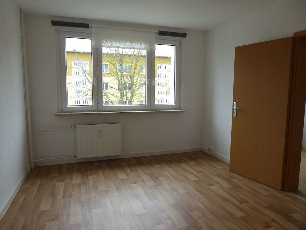 Thumbnail-Wohnung zum Mieten in Bernburg (Saale) 380,00 € 75.95 m²
