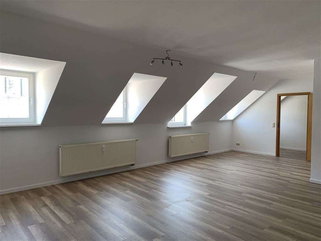Thumbnail-Wohnung zum Mieten in Crimmitschau 377,00 € 62.83 m²