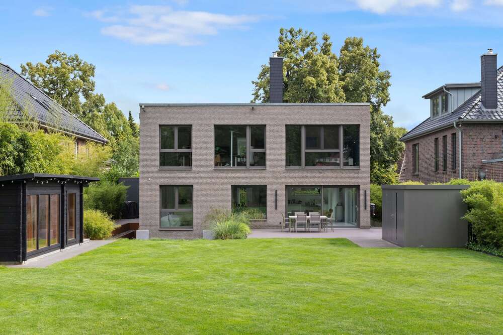 Thumbnail-Haus zum Mieten in Hamburg 9.980,00 € 360 m²
