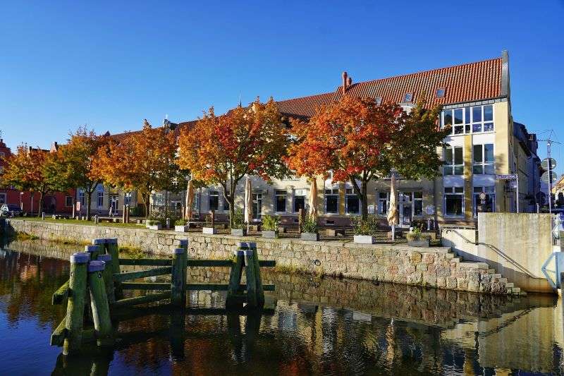 Thumbnail-Wohnung zum Mieten in Stralsund 444,81 € 52.33 m²