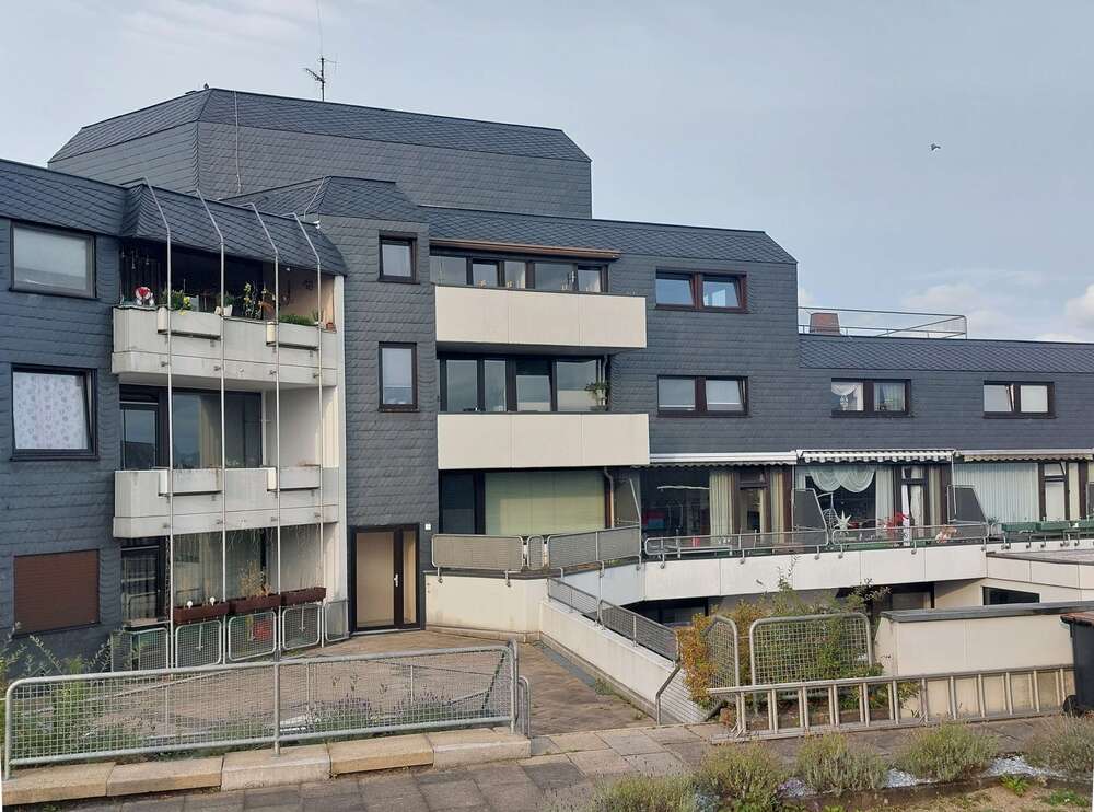 Thumbnail-Wohnung zum Kaufen in Radevormwald 165.000,00 € 141 m²